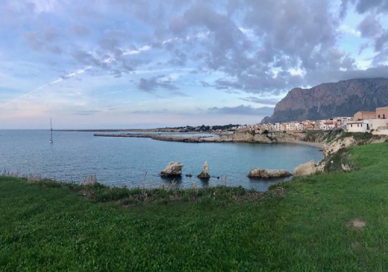 Alma Nua Bed & Breakfast Terrasini Bagian luar foto
