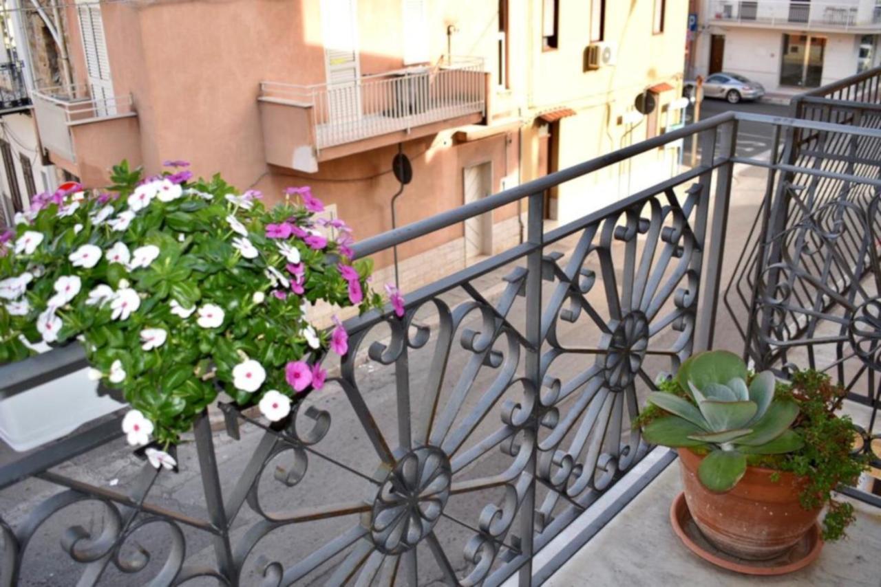 Alma Nua Bed & Breakfast Terrasini Bagian luar foto